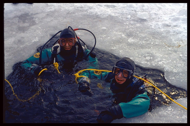 Img0033FS.jpg (99698 bytes)